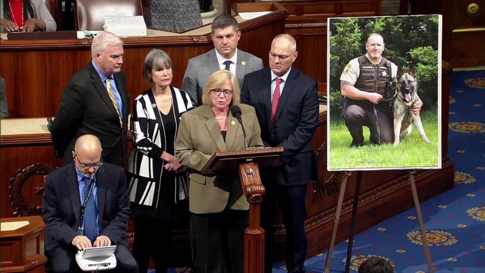 Honored to stand with members from MN to initiate a moment of silence for Deputy…